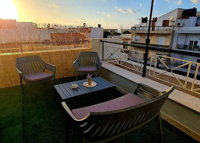 Sunny Apartment For Couples & Friends In Centre