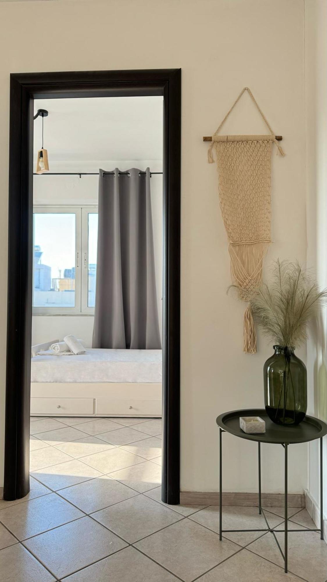 Sunny For Couples & Friends In Centre Heraklion (Crete)