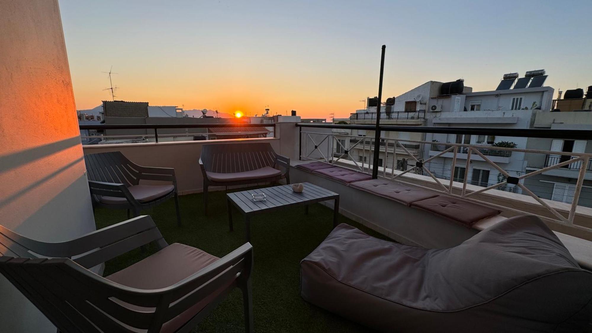Sunny For Couples & Friends In Centre Apartment *